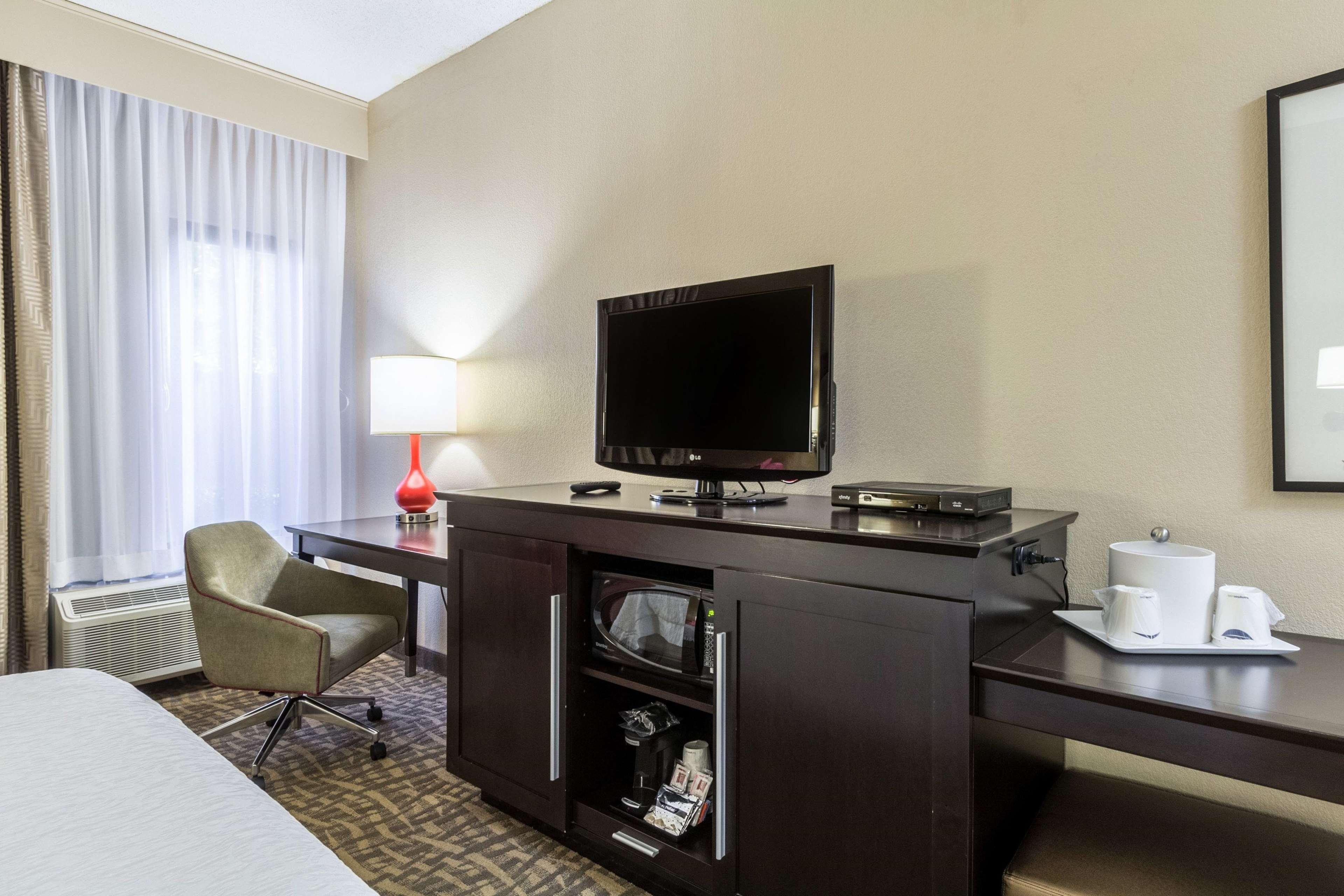 Hampton Inn Jackson Pearl Intrntl Airport Exteriör bild