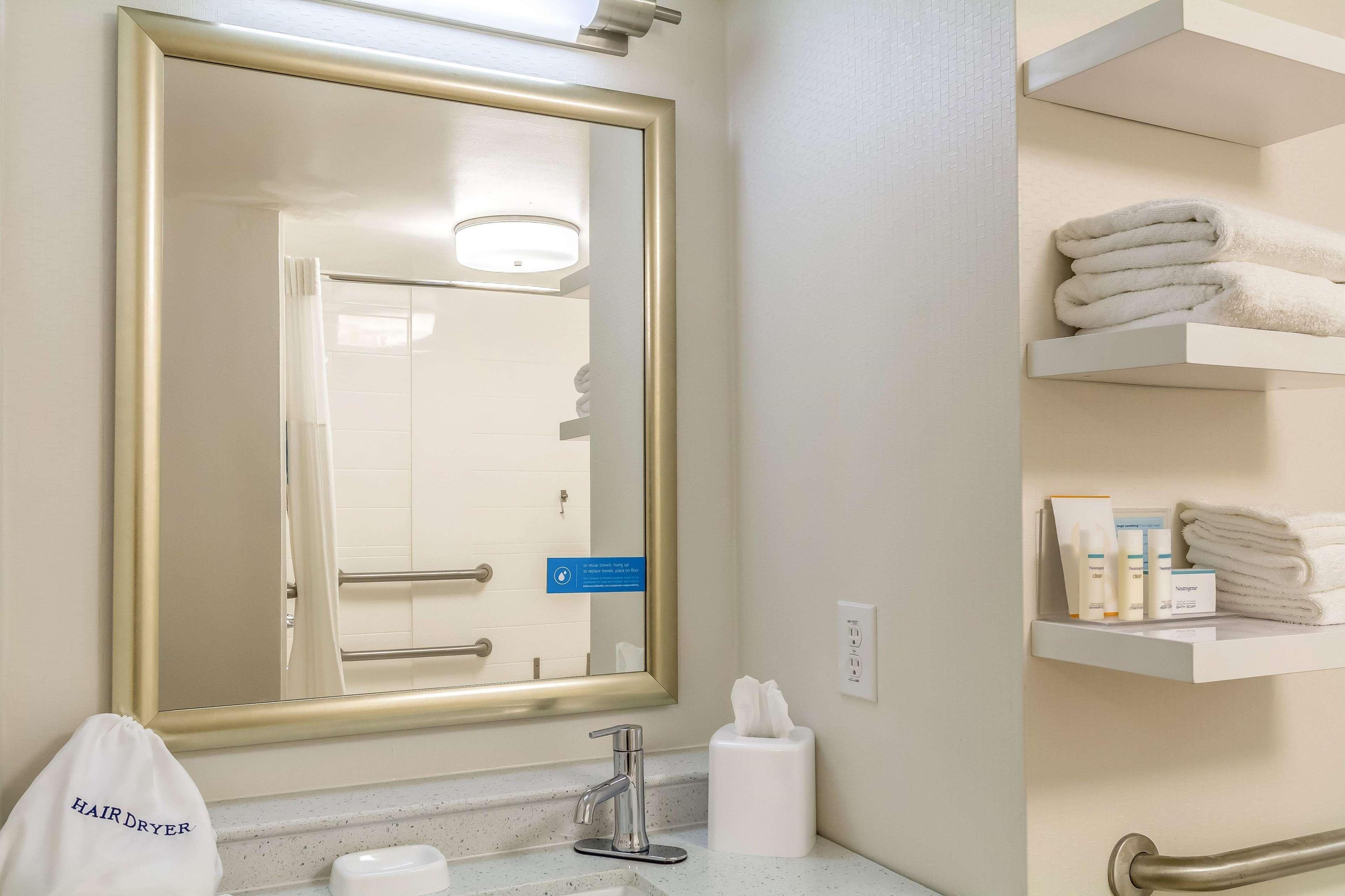Hampton Inn Jackson Pearl Intrntl Airport Exteriör bild