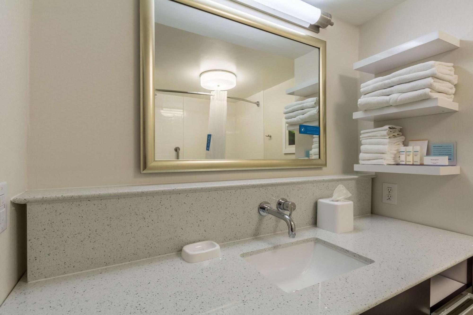Hampton Inn Jackson Pearl Intrntl Airport Exteriör bild