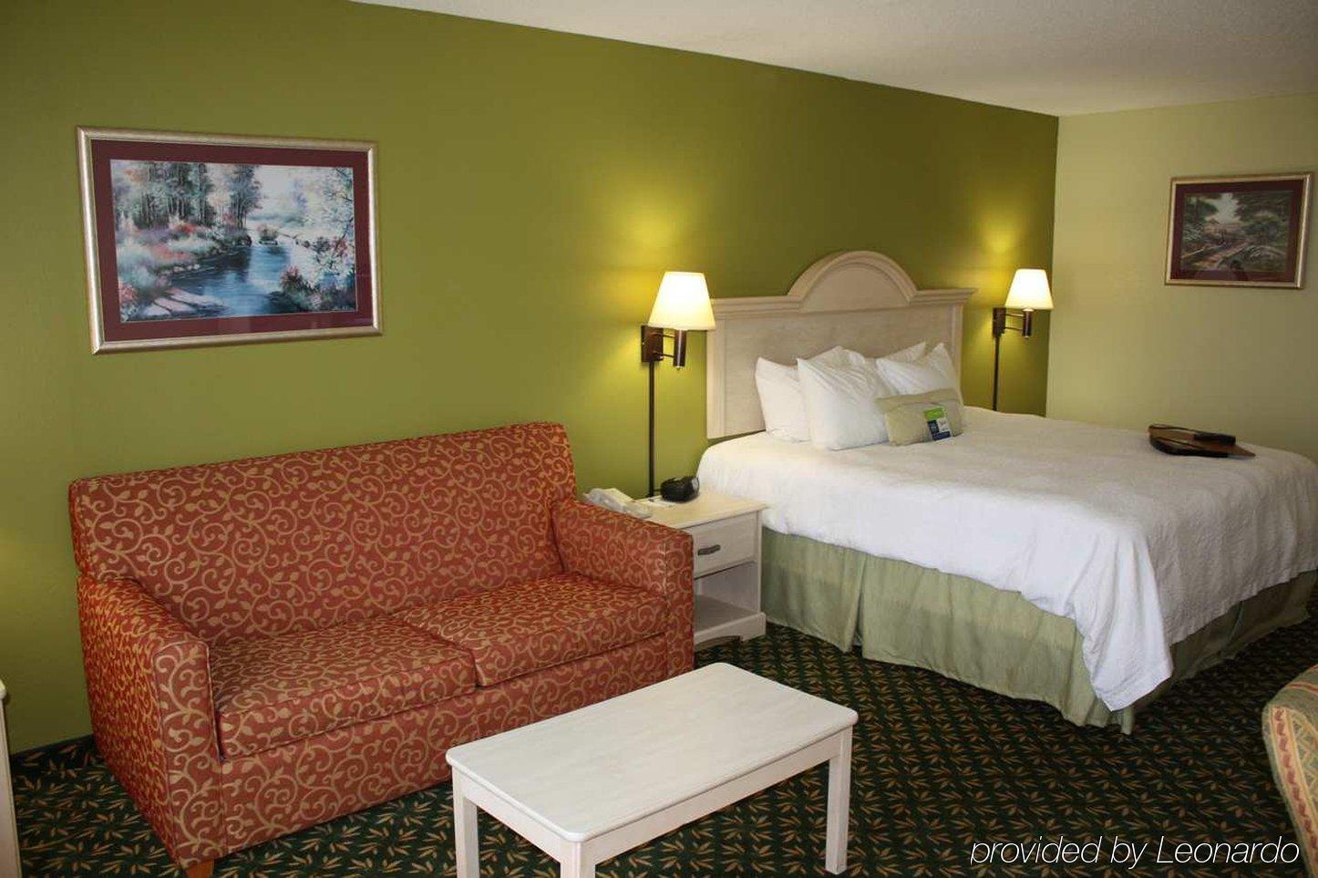 Hampton Inn Jackson Pearl Intrntl Airport Rum bild